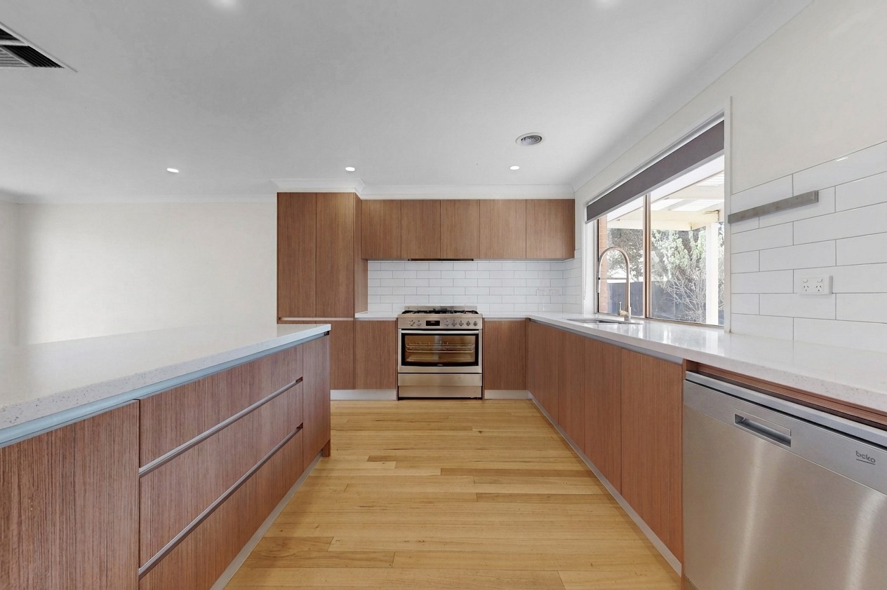 12 Barellan Close, St Albans, VIC 3021, St Albans - Thumbnail 4