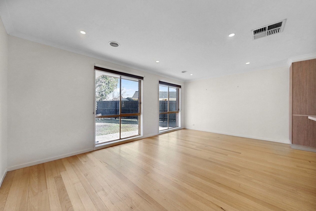 12 Barellan Close, St Albans, VIC 3021, St Albans - Thumbnail 6