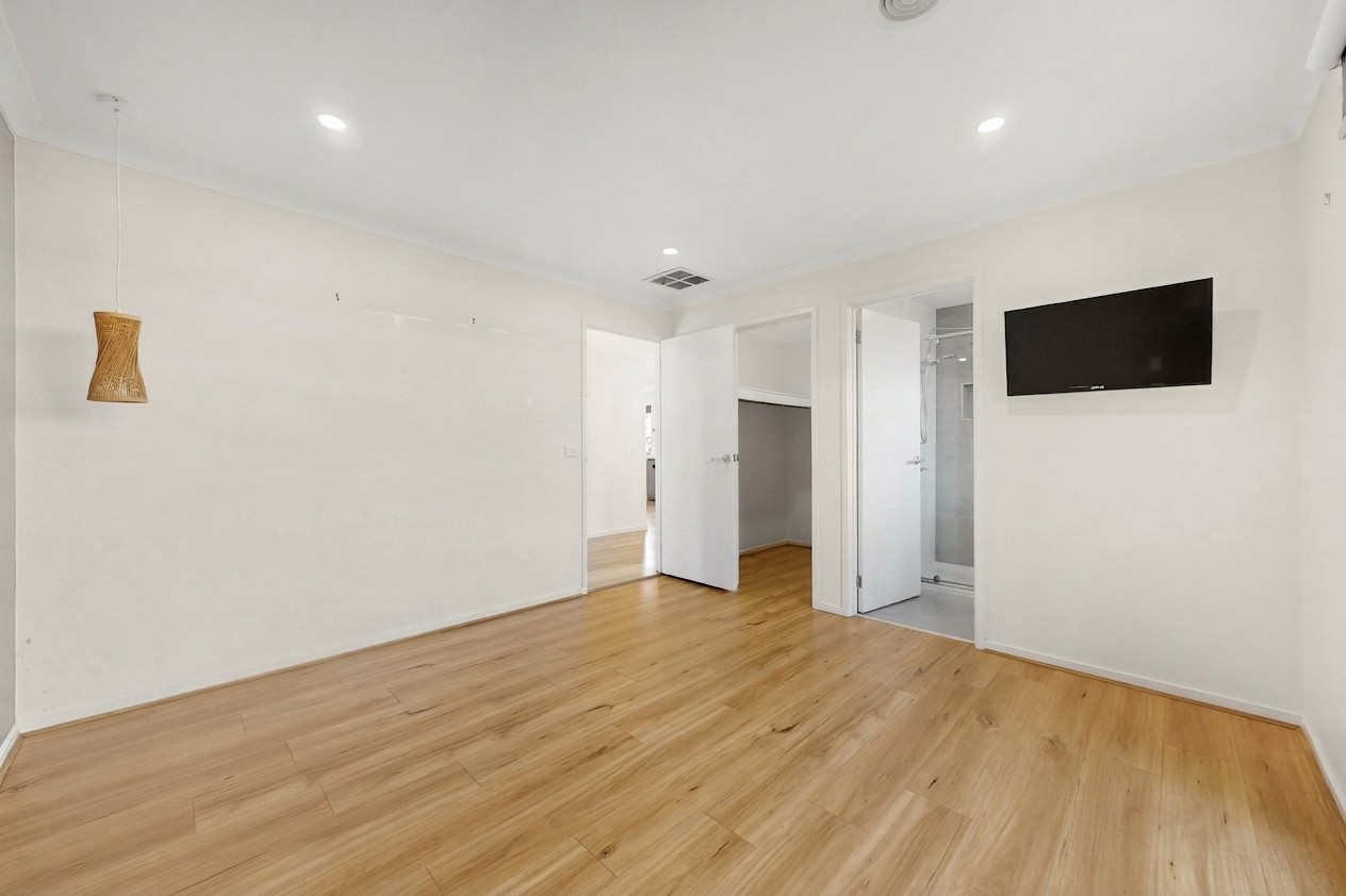 12 Barellan Close, St Albans, VIC 3021, St Albans - Thumbnail 8