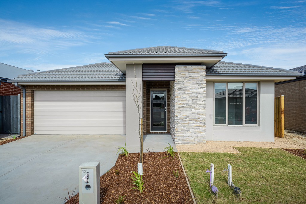 12 Beaumont Avenue, Charlemont, VIC 3217, Charlemont - Thumbnail 2