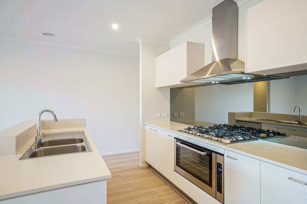 12 Beaumont Avenue, Charlemont, VIC 3217, Charlemont - Thumbnail 3