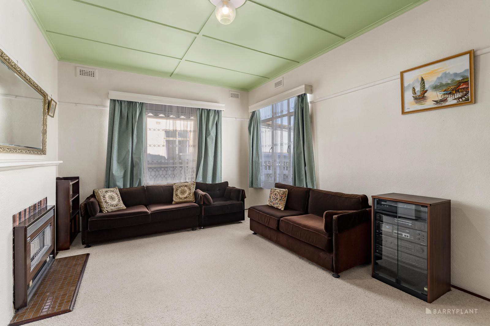 12 Begonia Street, Box Hill South, VIC 3128 - Thumbnail 2 - 01/11/2024