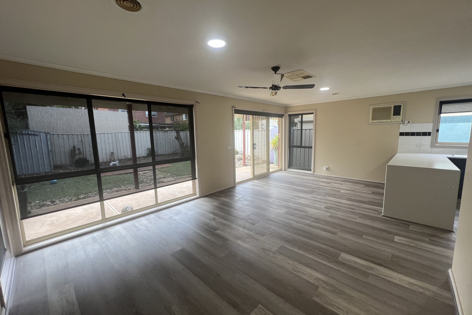 12 Bendigo Circuit, Caroline Springs, VIC 3023, Caroline Springs - Thumbnail 2