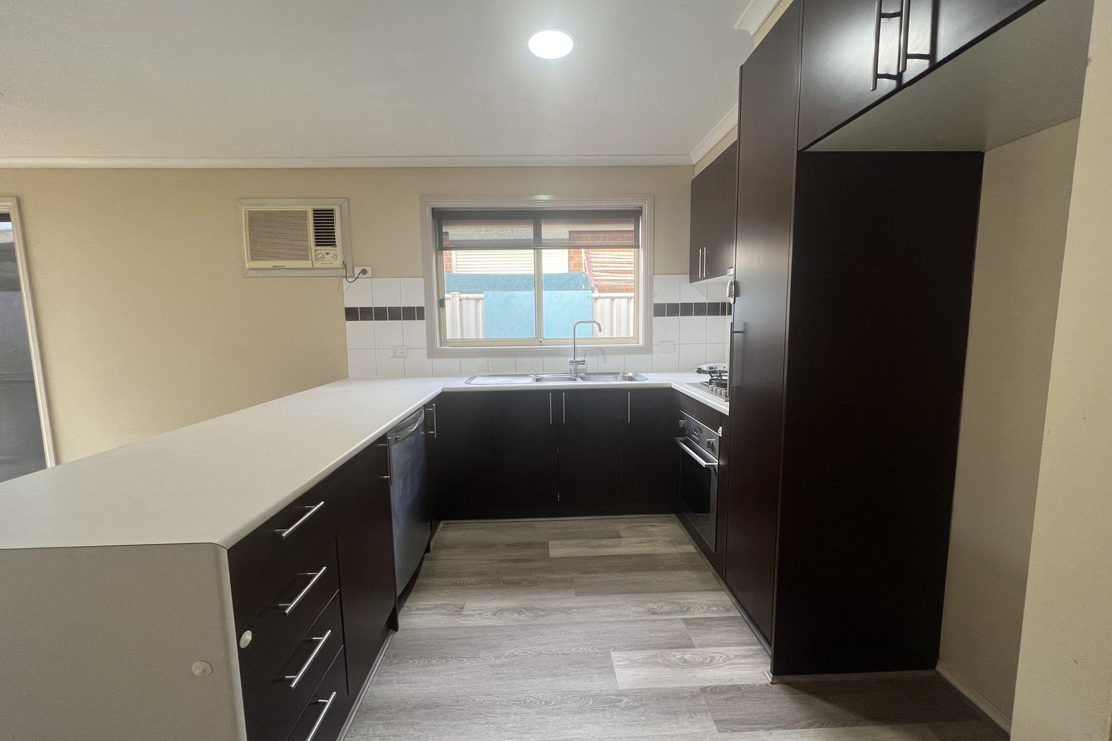 12 Bendigo Circuit, Caroline Springs, VIC 3023, Caroline Springs - Thumbnail 4