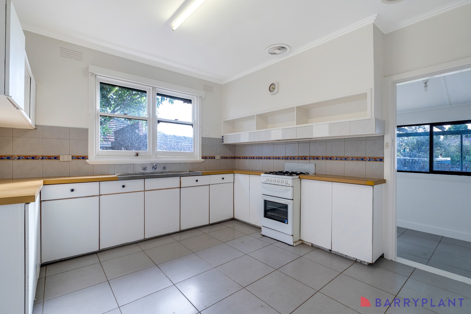 12 Broadhurst Avenue, Reservoir, VIC 3073, Reservoir - Thumbnail 4
