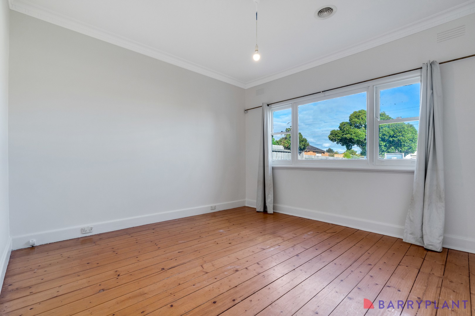 12 Broadhurst Avenue, Reservoir, VIC 3073, Reservoir - Thumbnail 7