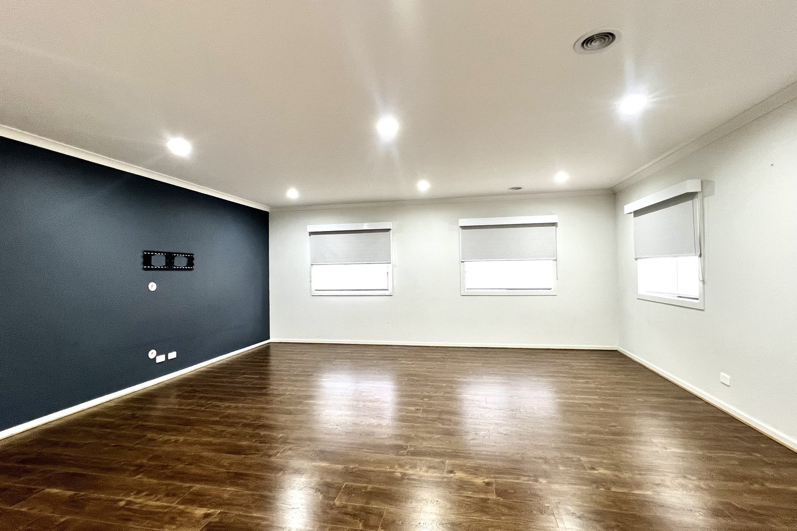 12 Broom Road, Aintree, VIC 3336, Aintree - Thumbnail 4