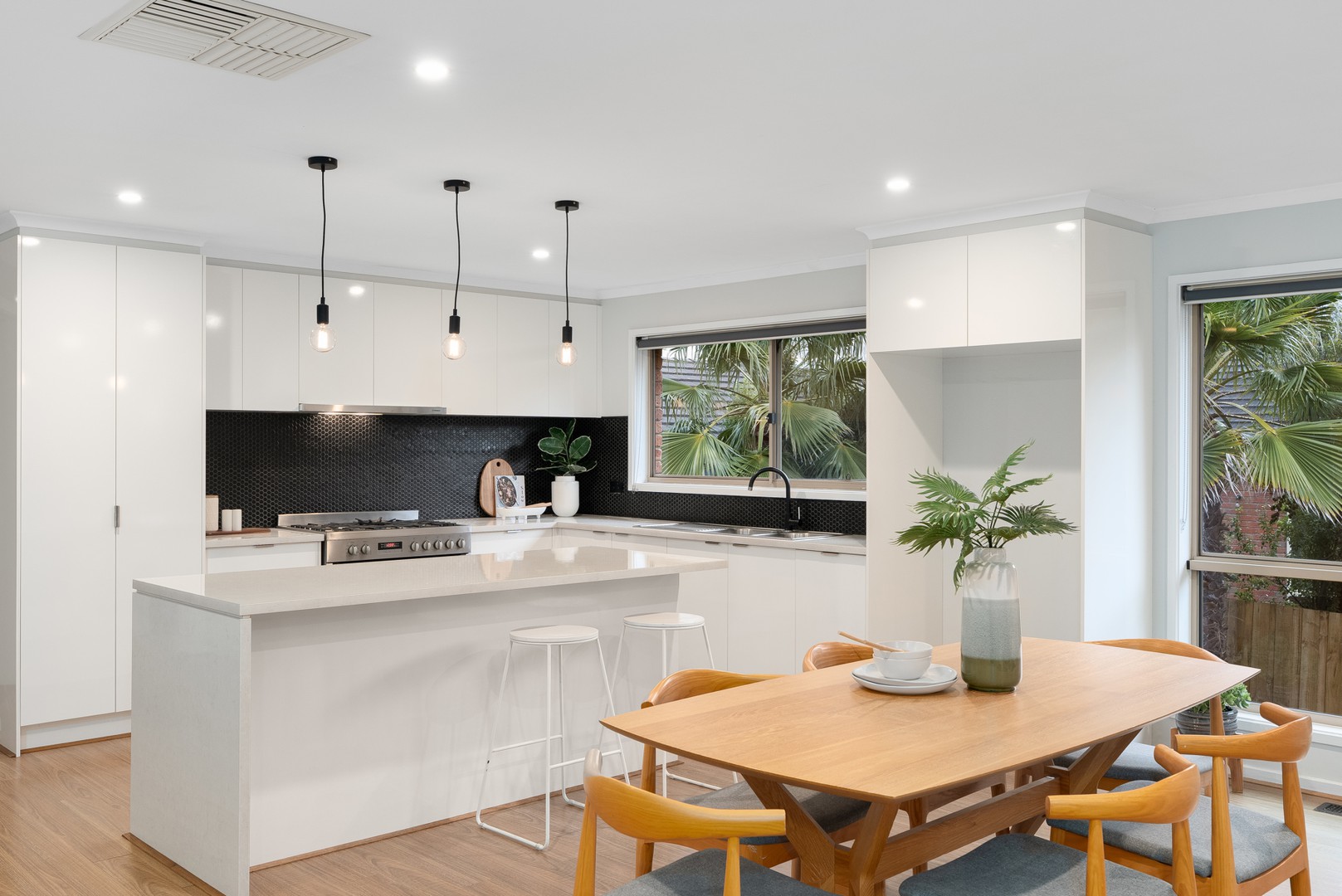 12 Burgundy Drive, Waurn Ponds, VIC 3216 - Thumbnail 2 - 02/09/2025