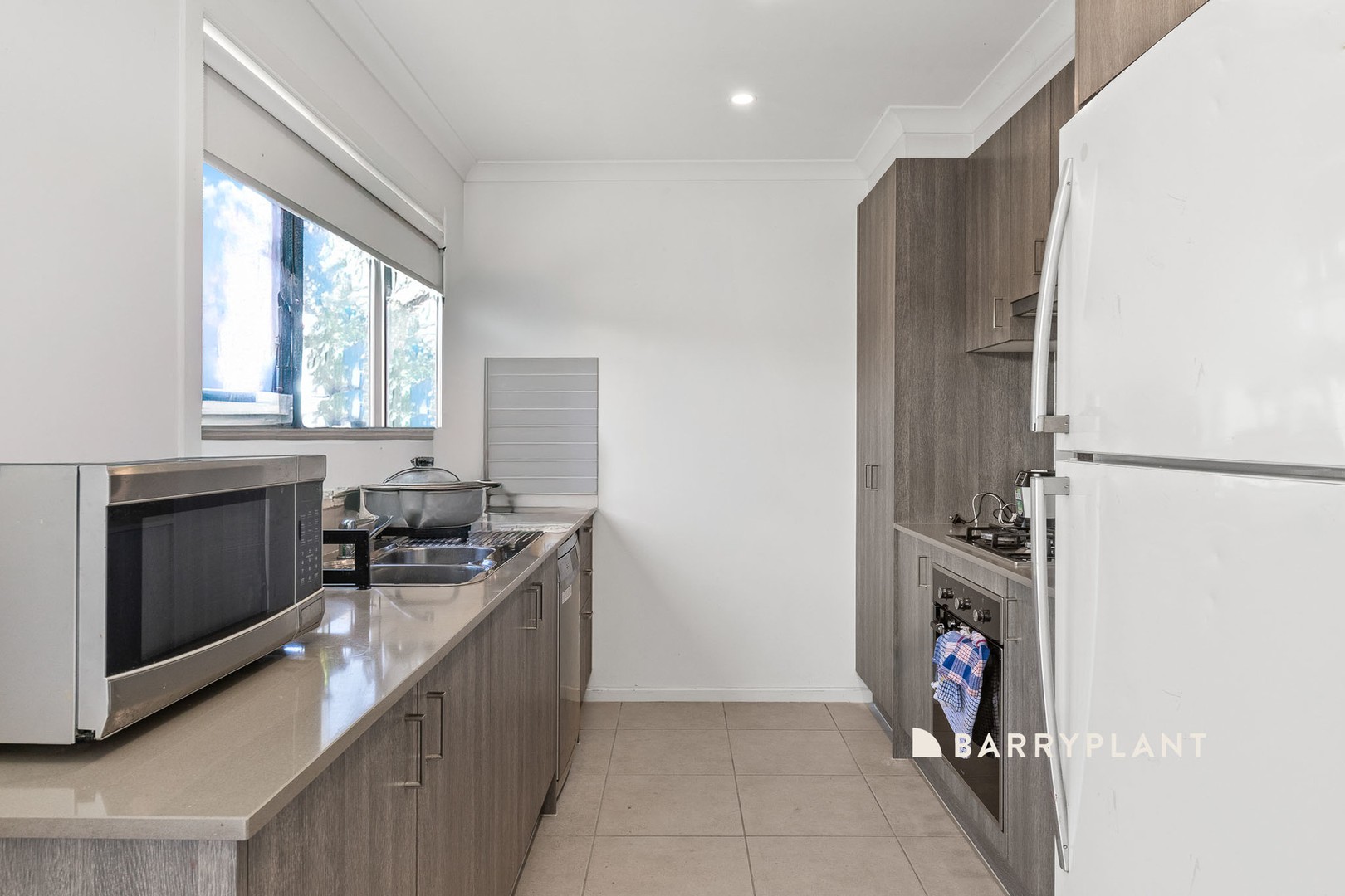 12 Cabernet Way, Pakenham, VIC 3810, Pakenham - Thumbnail 2
