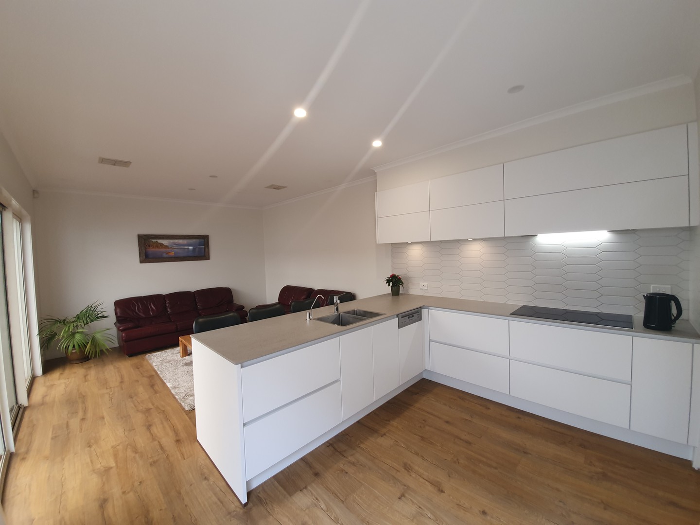 12 Canberra Parade, Port Melbourne, VIC 3207, Port Melbourne - Thumbnail 4