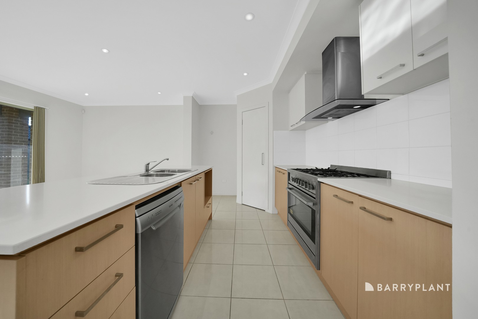 12 Carrick Street, Point Cook, VIC 3030, Point Cook - Thumbnail 6