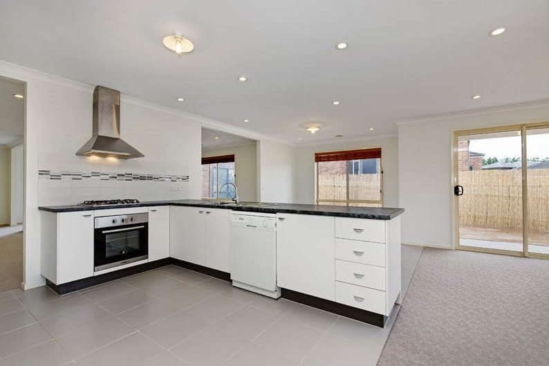 12 Catherine Court, Yarra Glen, VIC 3775 - Thumbnail 2 - 12/08/2026