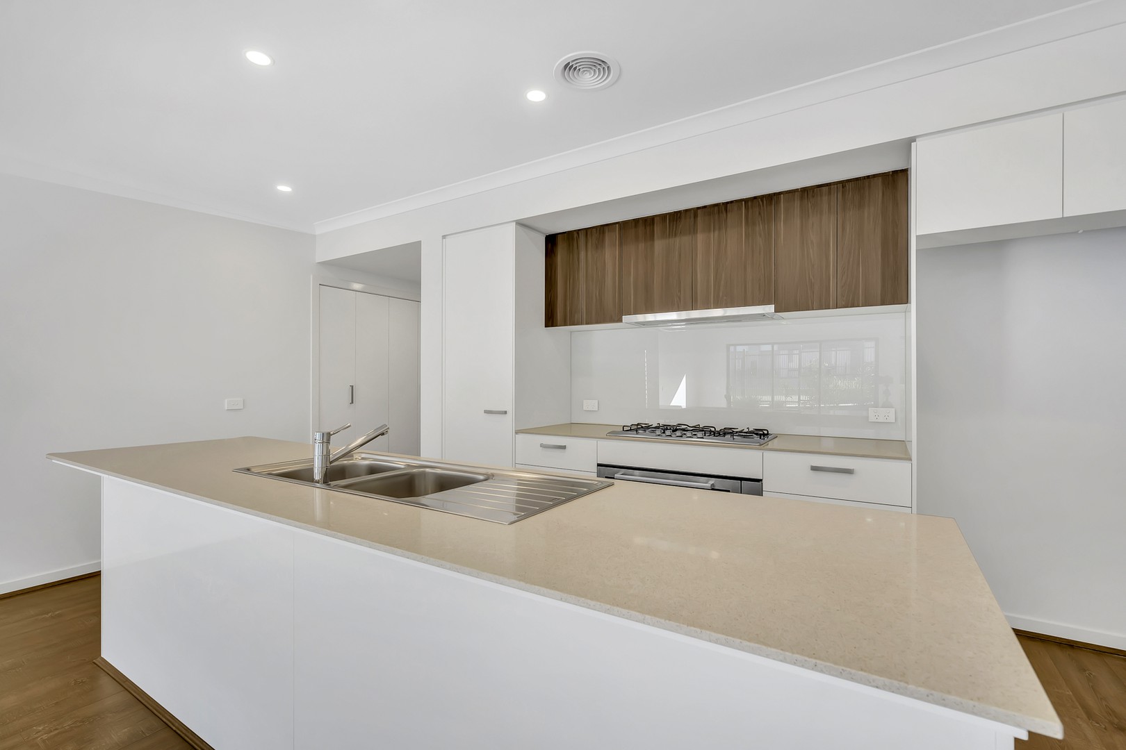 12 Cerulean Walk, Craigieburn, VIC 3064, Craigieburn - Thumbnail 2