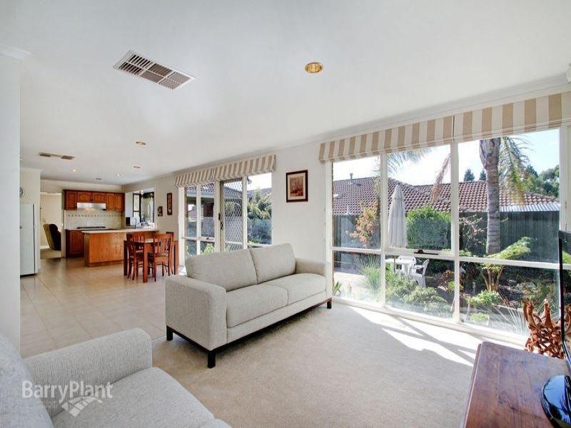 12 Chappell Drive, Wantirna South, VIC 3152, Wantirna South - Thumbnail 2