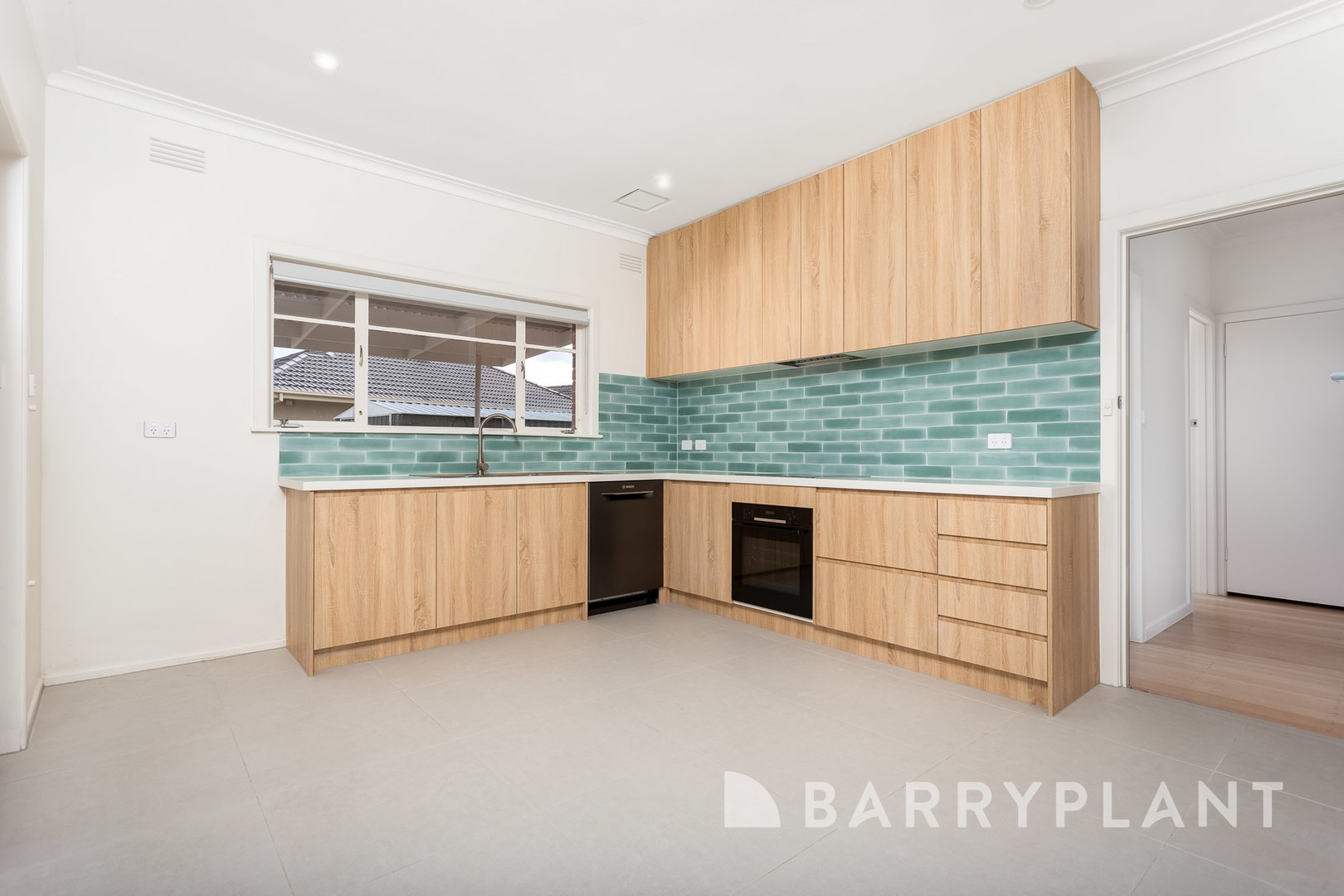 12 Chifley Avenue, Altona, VIC 3018 - Thumbnail 2 - 14/04/2025