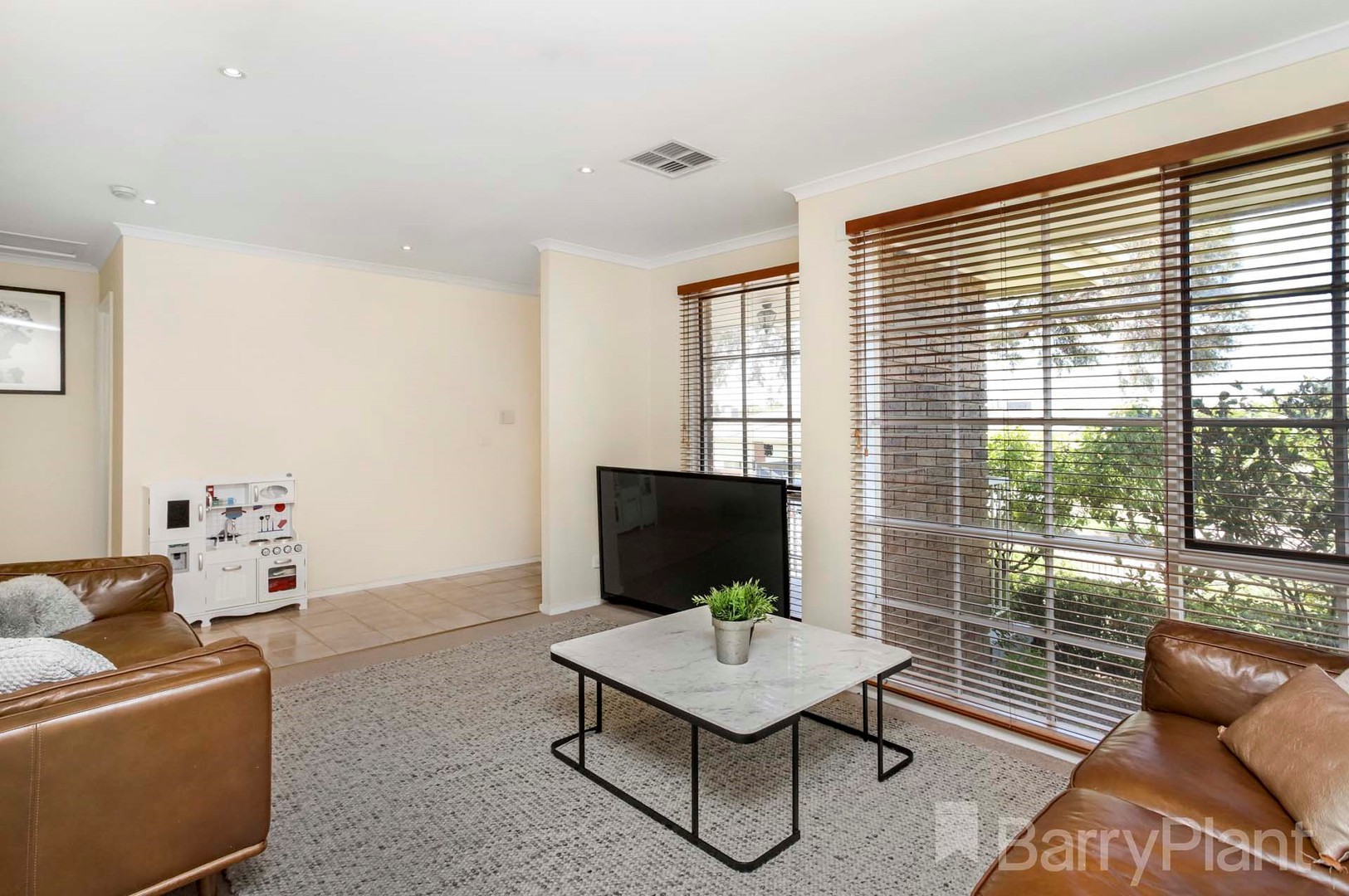 12 Chisholm Avenue, Attwood, VIC 3049, Attwood - Thumbnail 4