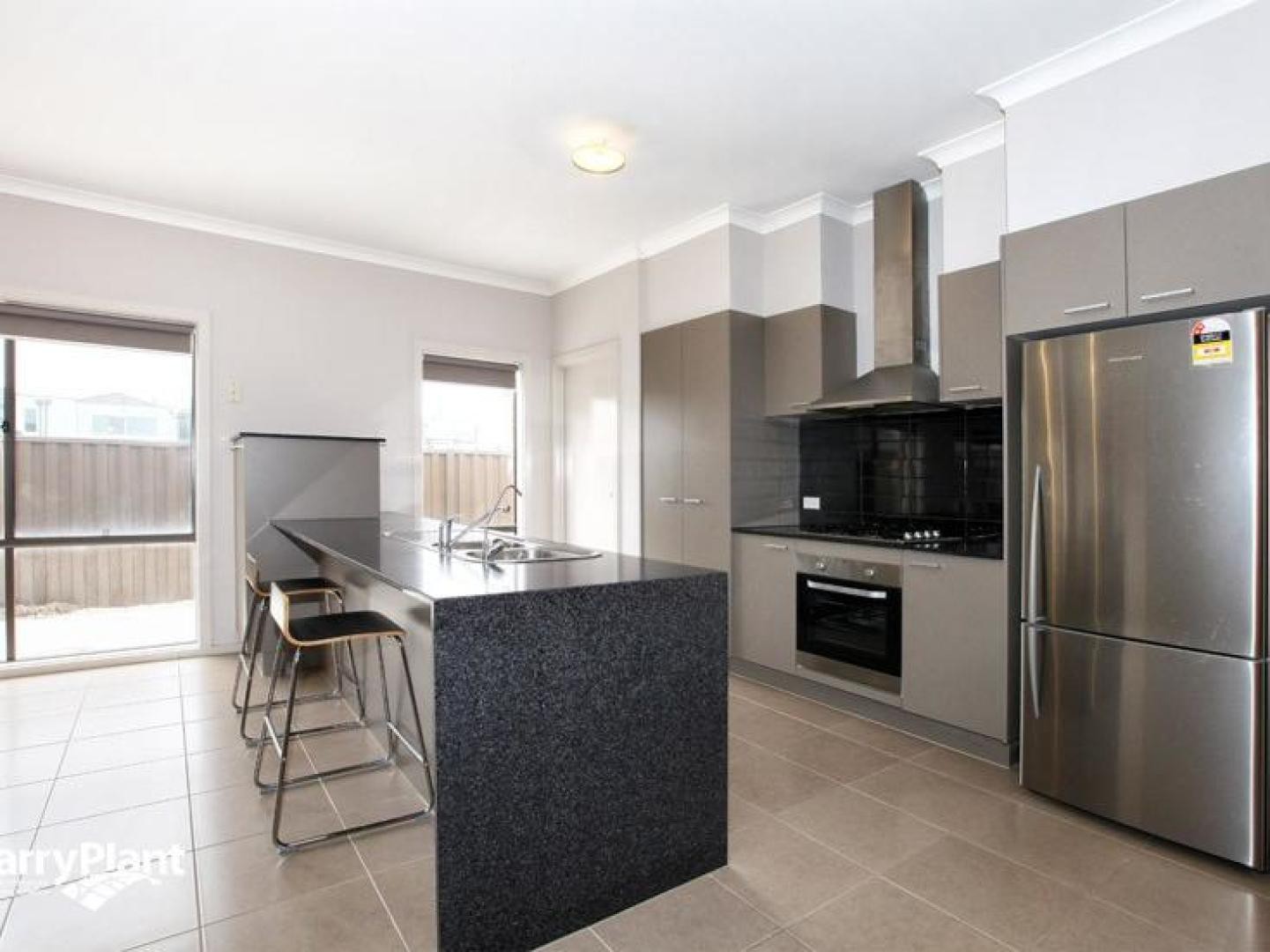 12 Clarendon Avenue, Craigieburn, VIC 3064, Craigieburn - Thumbnail 2