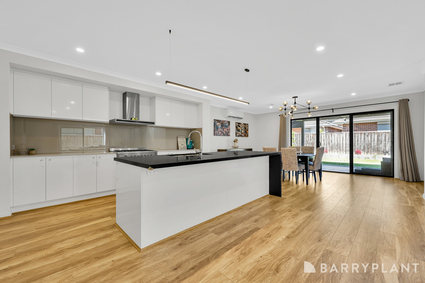 12 Corymbia Grove, South Morang, VIC 3752, South Morang - Thumbnail 3