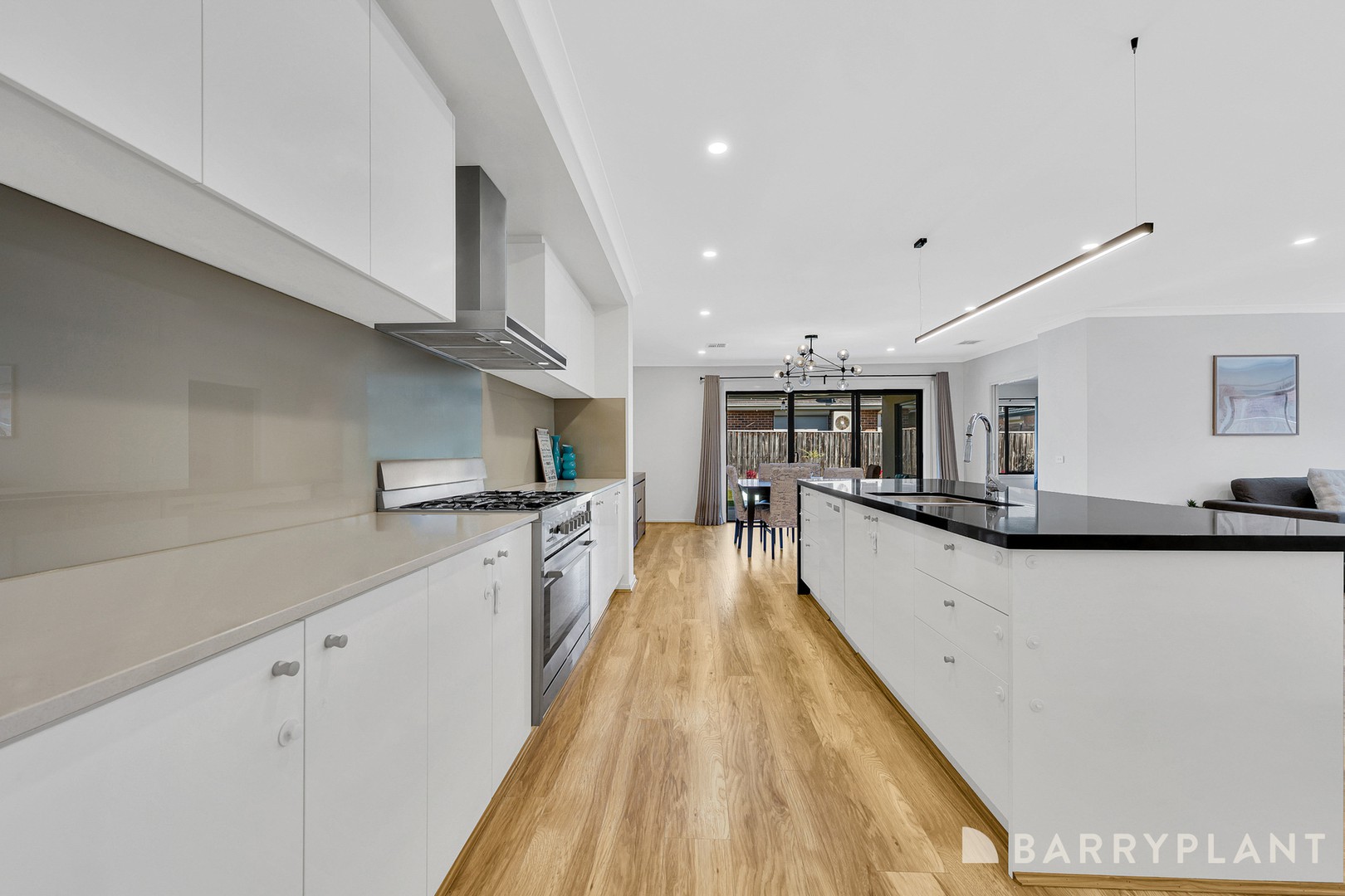 12 Corymbia Grove, South Morang, VIC 3752, South Morang - Thumbnail 4