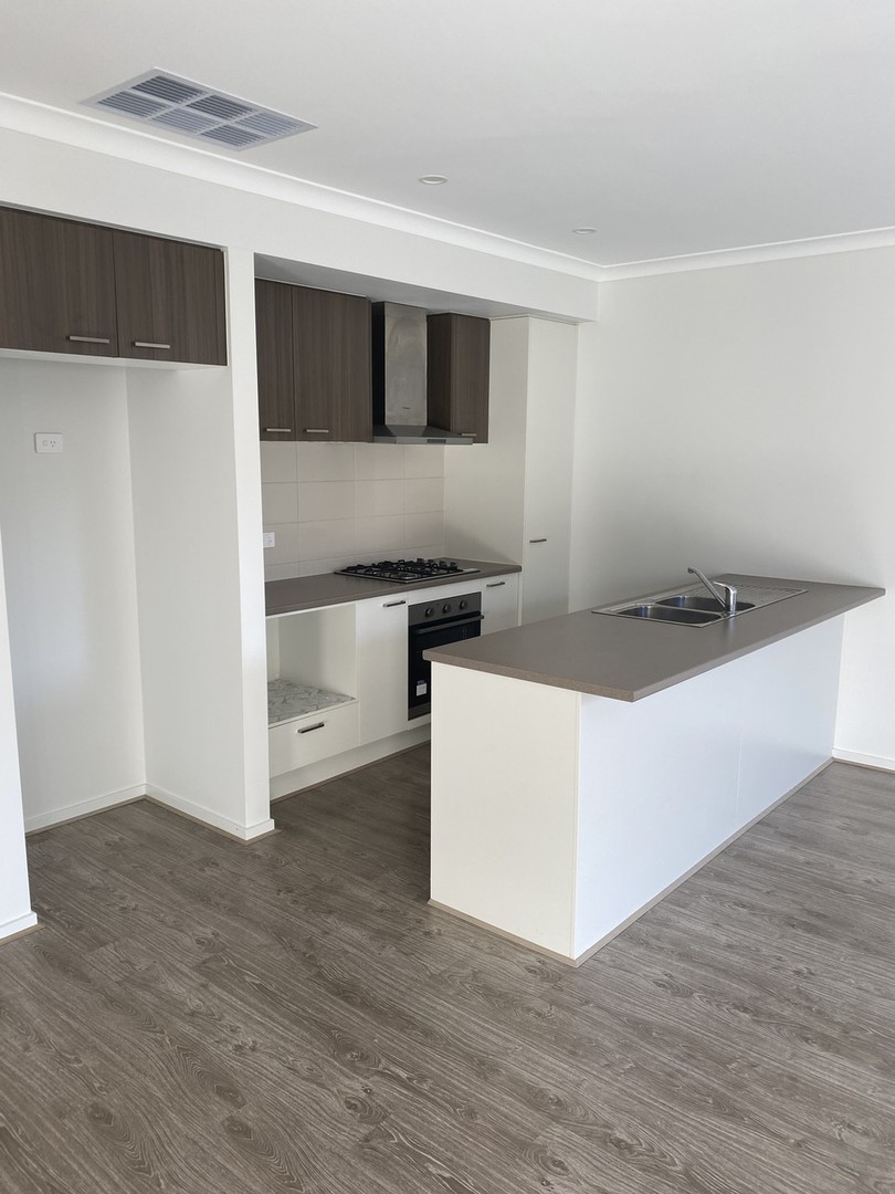12 Crepe Road, Kalkallo, VIC 3064, Kalkallo - Thumbnail 2