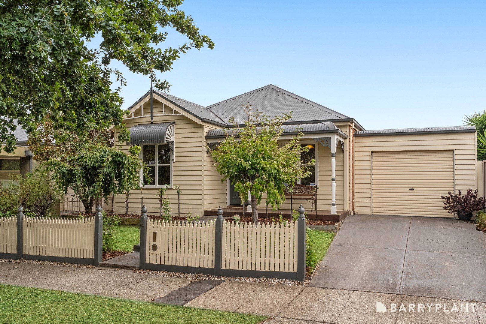 12 Cullen Terrace, Caroline Springs, VIC 3023 - Thumbnail 2 - 04/03/2025