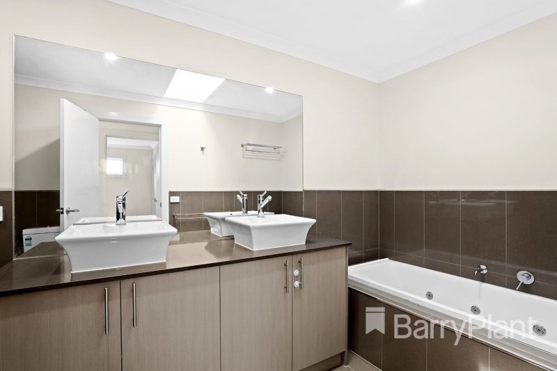 12 Cummins Gr, Malvern, VIC 3144, Malvern - Thumbnail 3