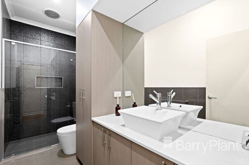 12 Cummins Gr, Malvern, VIC 3144 - Thumbnail 2 - 24/02/2026