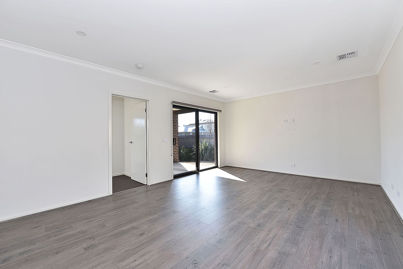 12 Darmain Drive, Greenvale, VIC 3059 - Thumbnail 2 - 02/09/2026