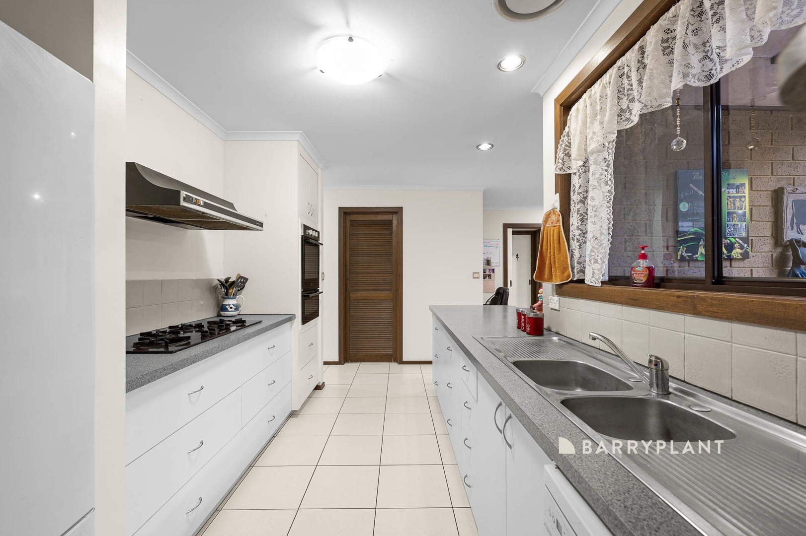 12 Diane Close, Pakenham, VIC 3810, Pakenham - Thumbnail 3