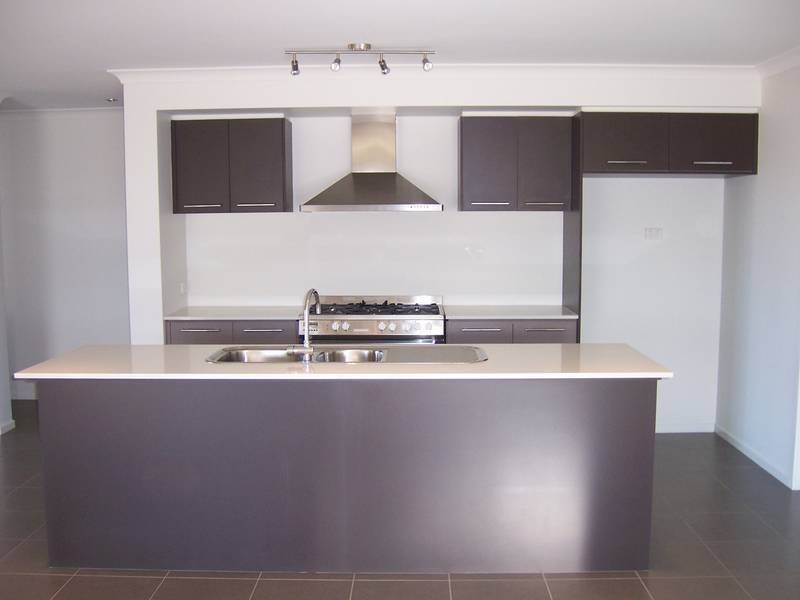 12 Doublebay Drive, Taylors Hill, VIC 3037, Taylors Hill - Thumbnail 2