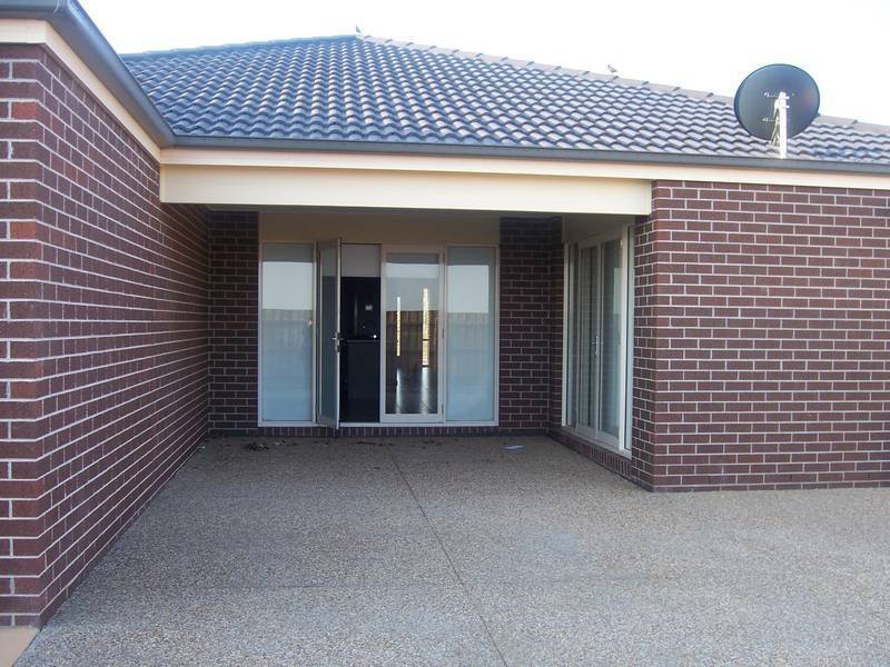 12 Doublebay Drive, Taylors Hill, VIC 3037, Taylors Hill - Thumbnail 6