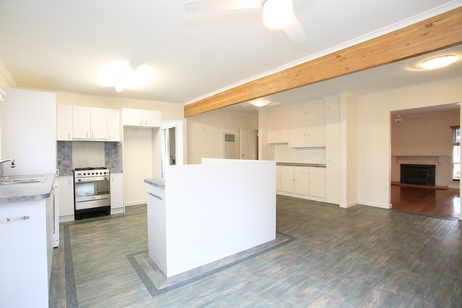 12 Downward Street, Mornington, VIC 3931 - Thumbnail 2 - 12/05/2025