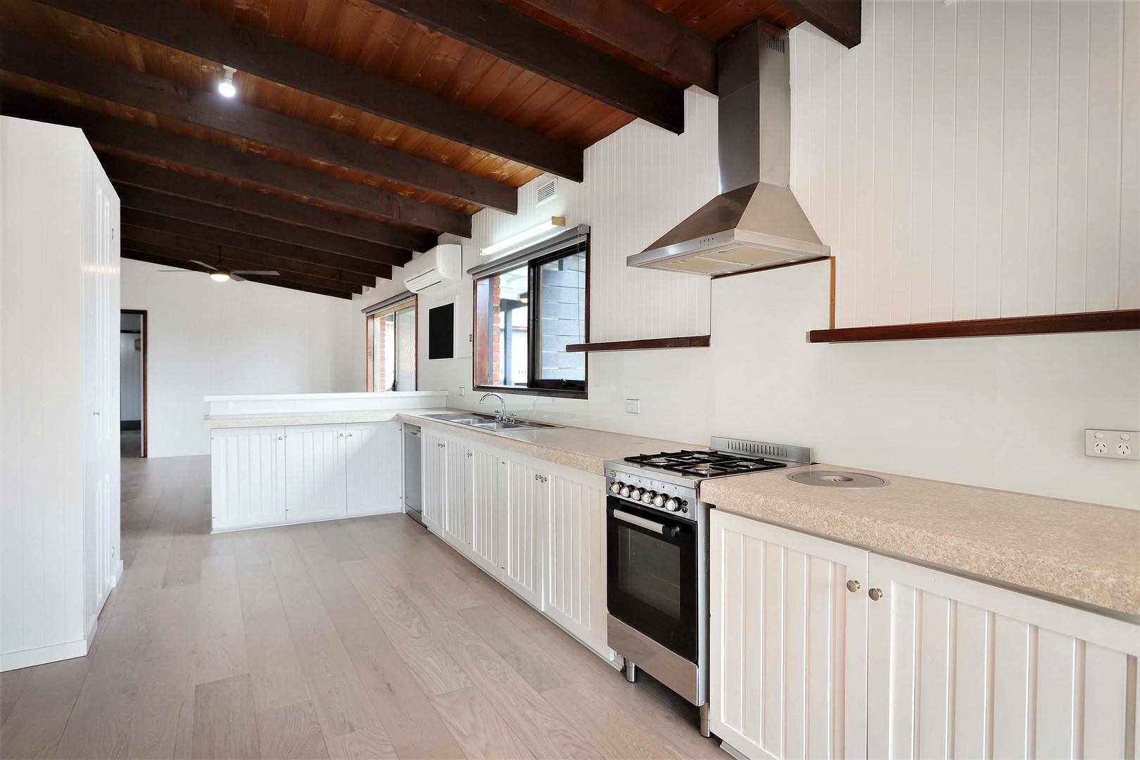 12 Dunsterville Crescent, Frankston, VIC 3199, Frankston - Thumbnail 4