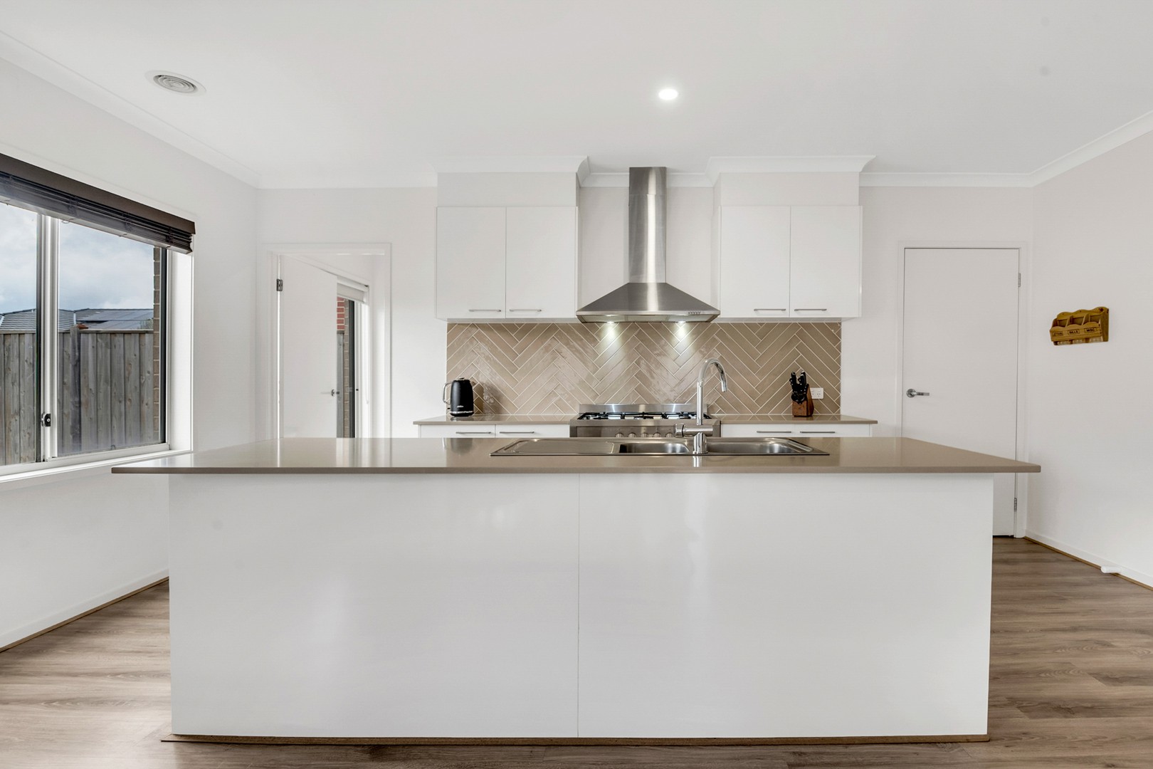 12 Enderby Drive, Mickleham, VIC 3064, Mickleham - Thumbnail 2