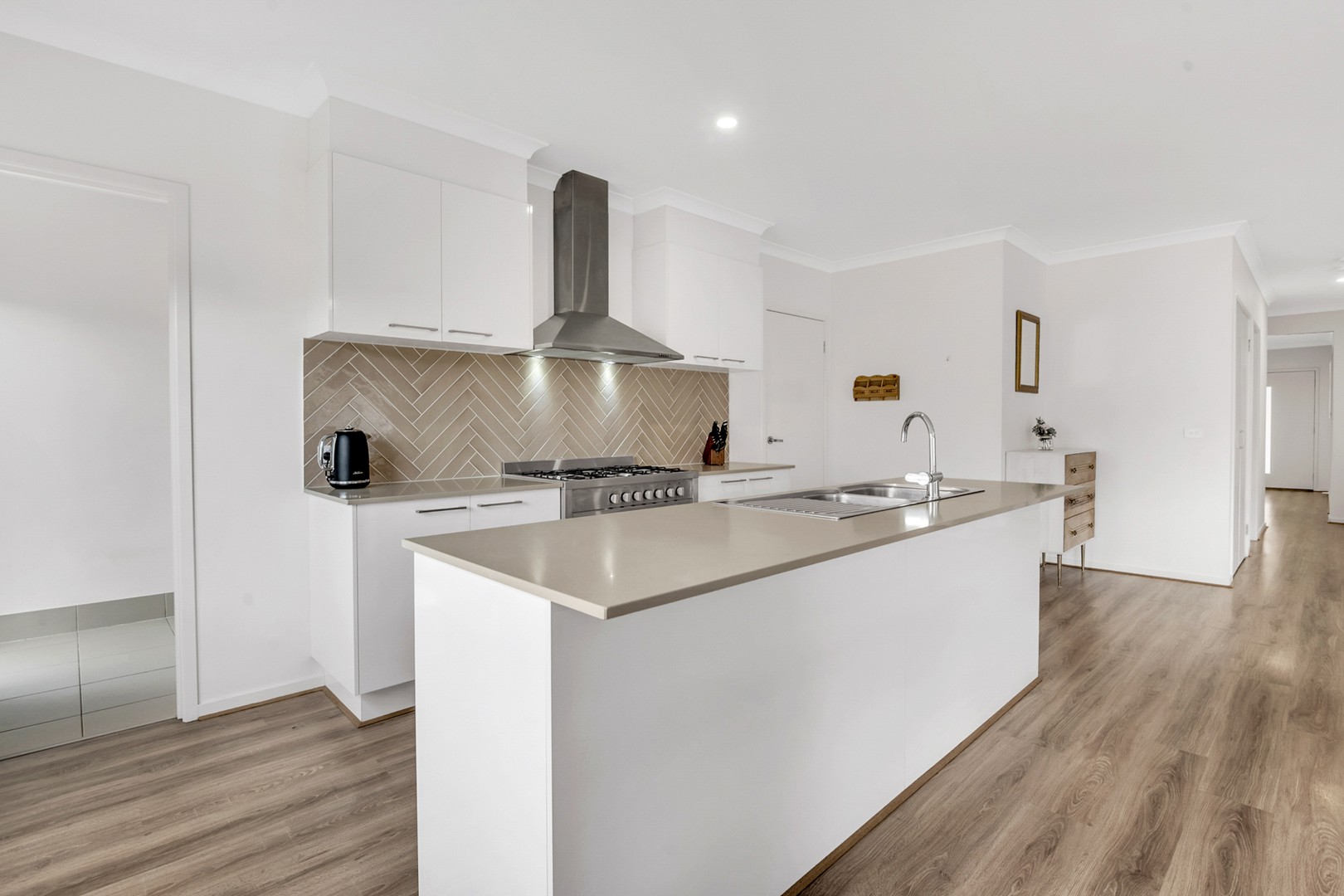 12 Enderby Drive, Mickleham, VIC 3064, Mickleham - Thumbnail 3