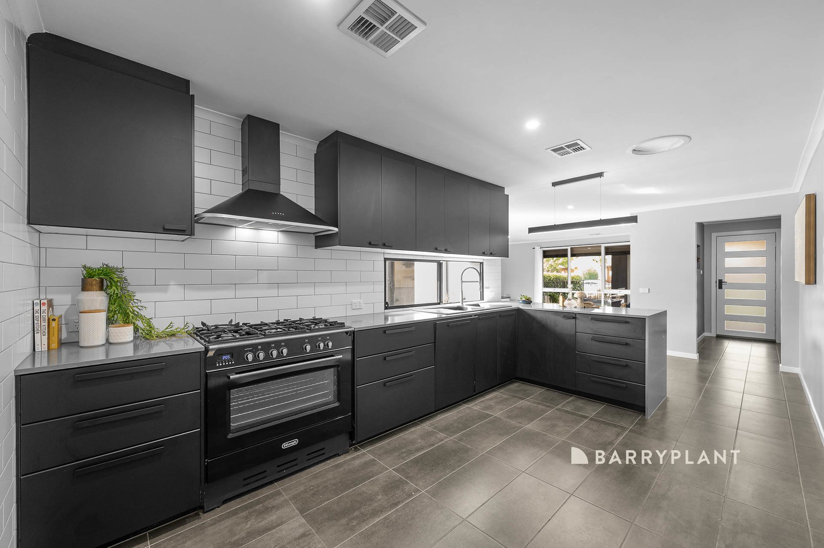 12 Fairleigh Court, Narre Warren, VIC 3805, Narre Warren - Thumbnail 3