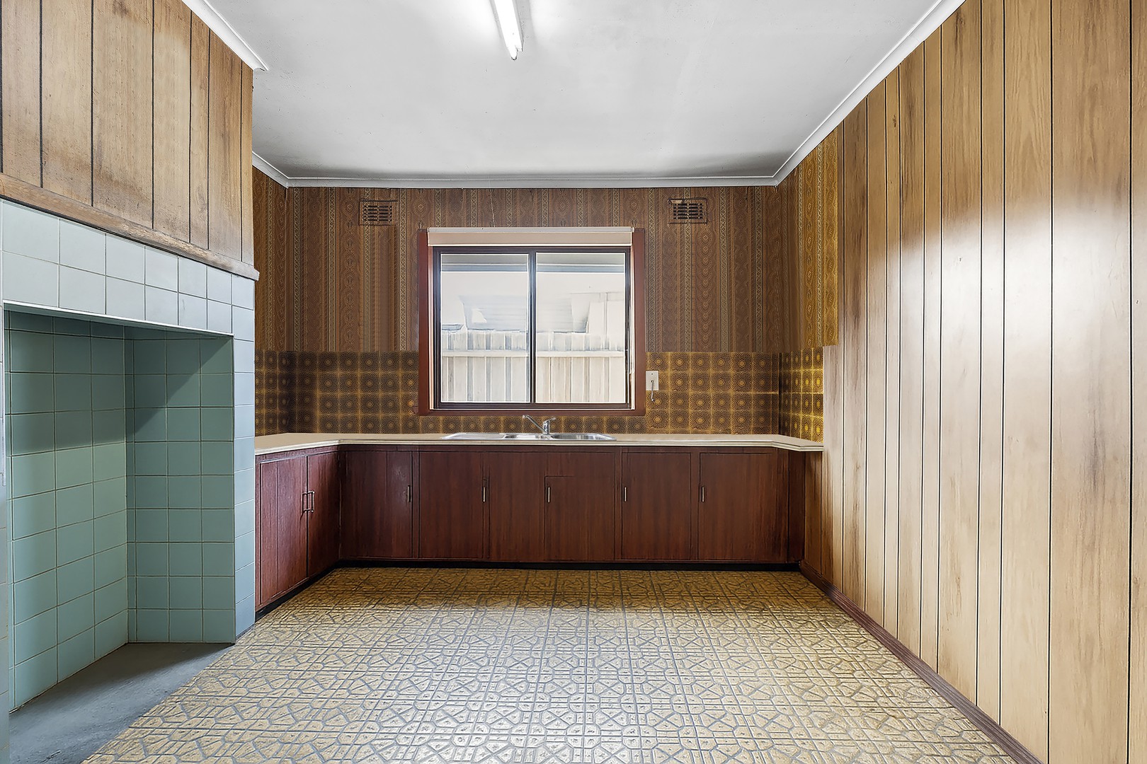 12 Fawcett Street, Sunshine North, VIC 3020 - Thumbnail 2 - 06/11/2025