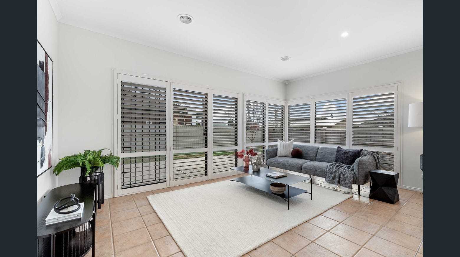 12 Finstall Close, Caroline Springs, VIC 3023, Caroline Springs - Thumbnail 2