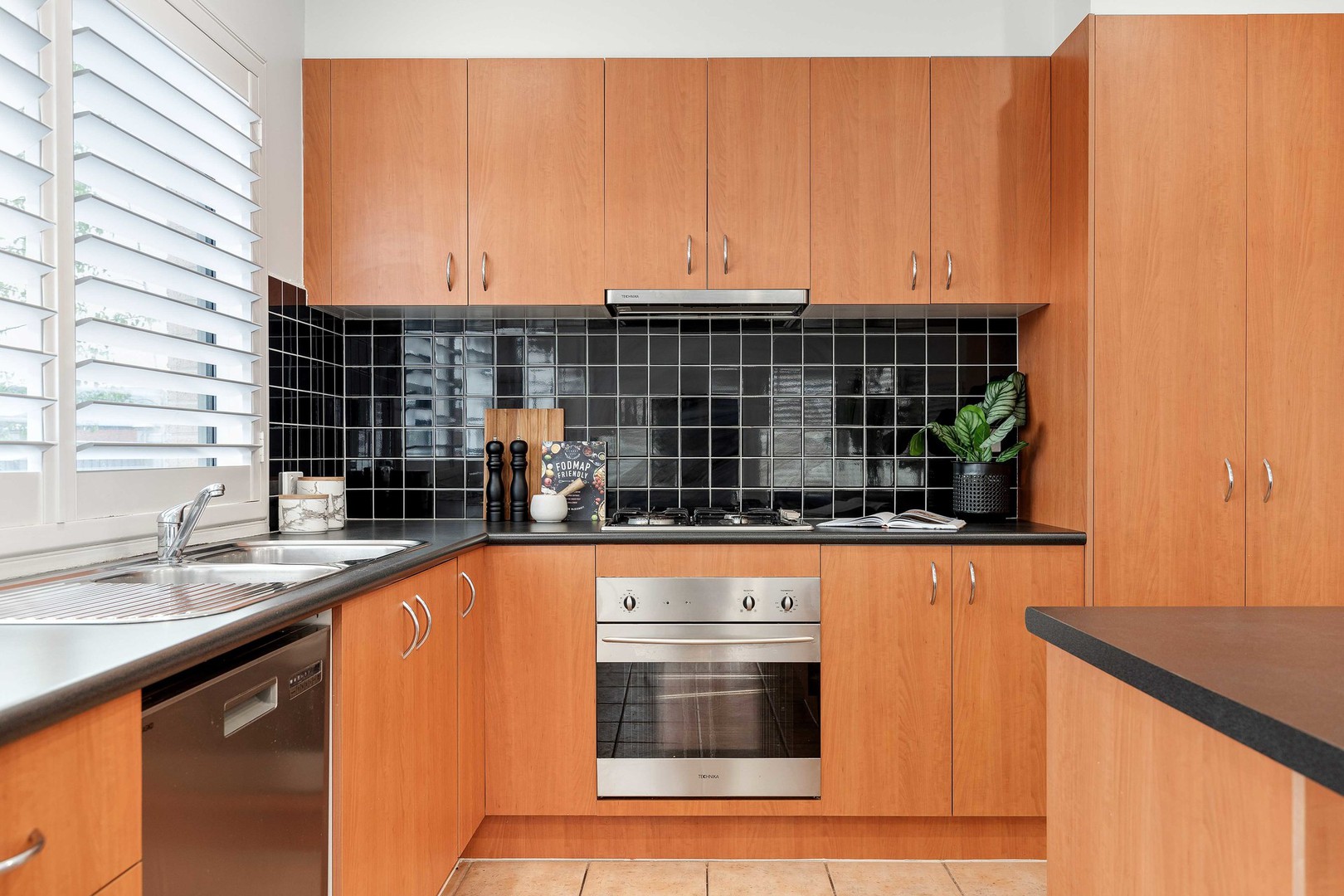 12 Finstall Place, Caroline Springs, VIC 3023, Caroline Springs - Thumbnail 5