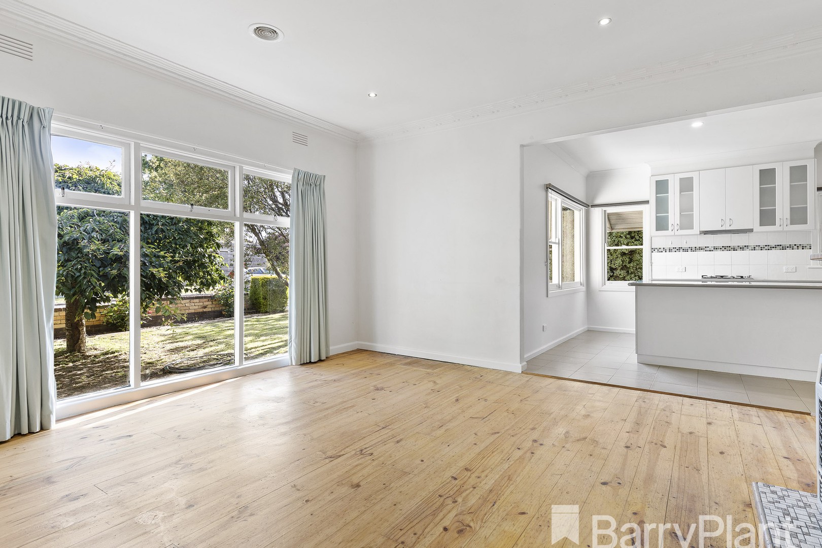 12 Freeman Street, Wendouree, VIC 3355, Wendouree - Thumbnail 3