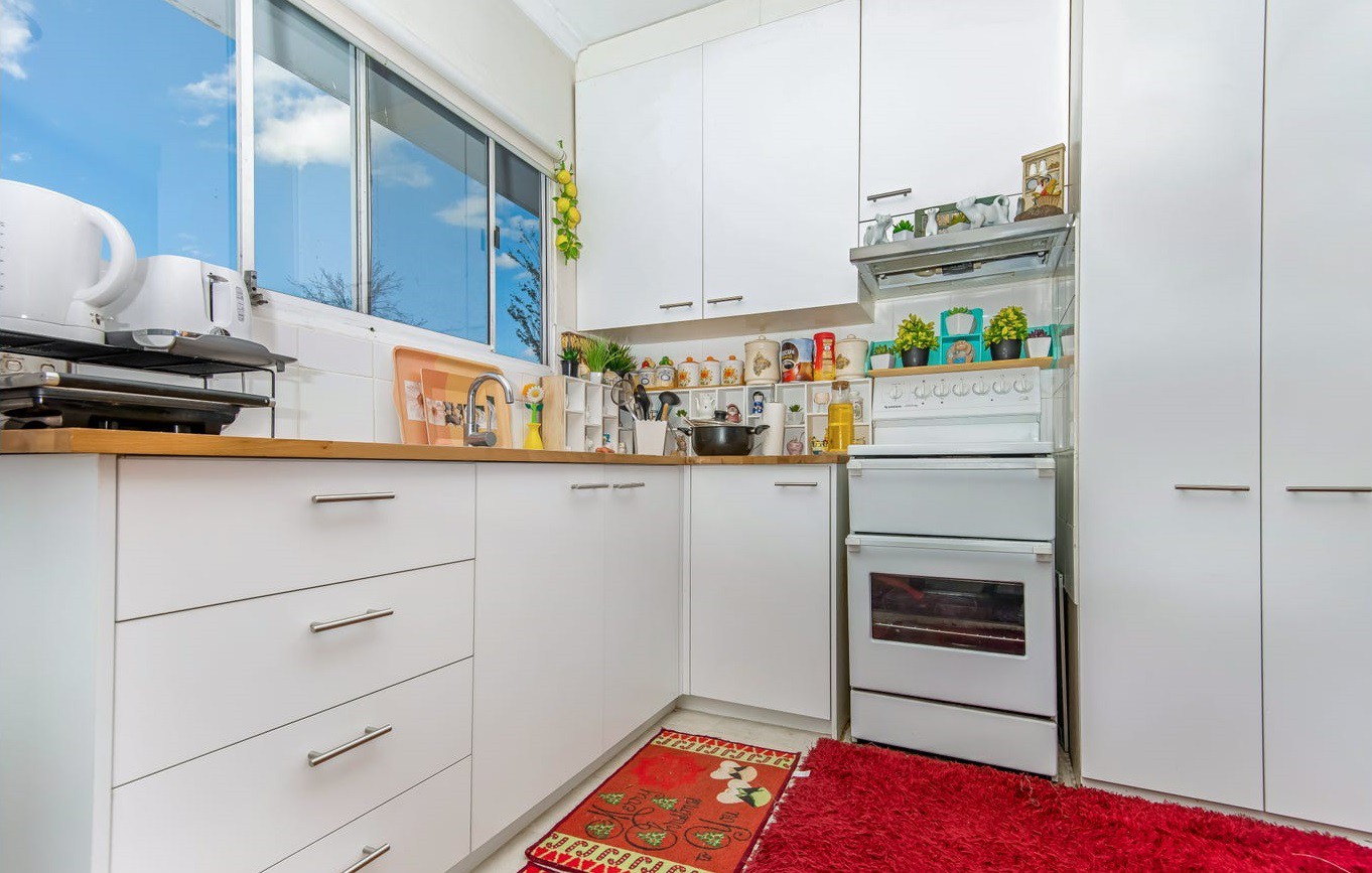 12 Fronsac  Avenue, Corio, VIC 3214, Corio - Thumbnail 2
