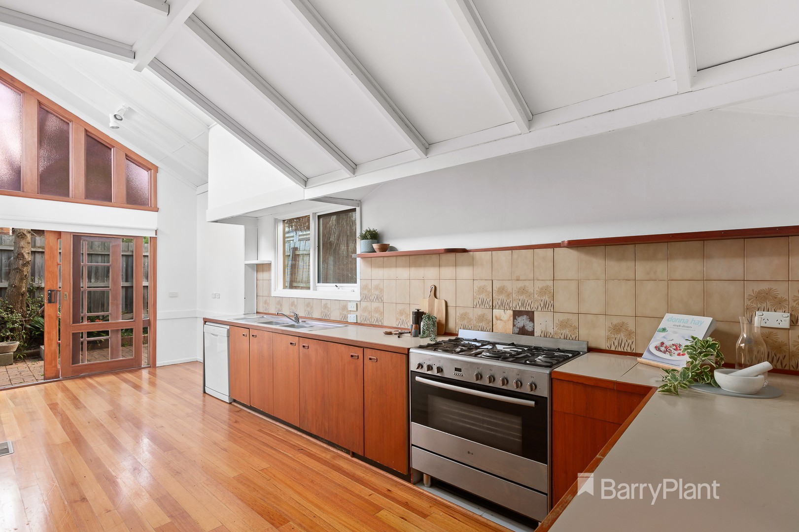 12 Glendale Avenue, Templestowe, VIC 3106 - Thumbnail 2 - 10/12/2021