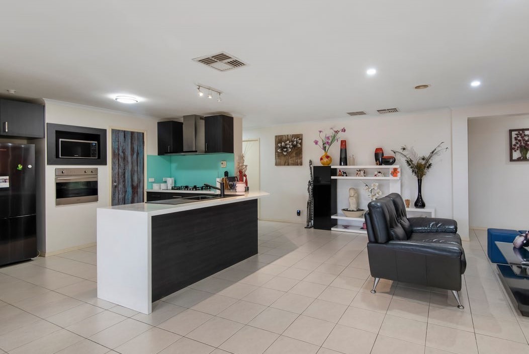 12 Grangemouth Drive, Point Cook, VIC 3030, Point Cook - Thumbnail 7