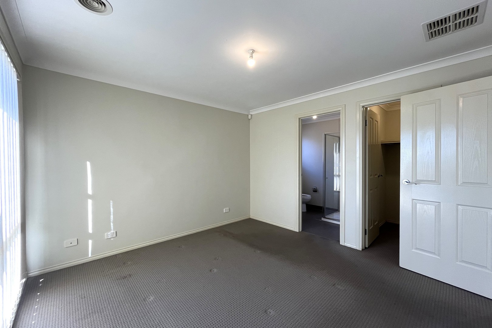 12 Greendale Boulevard, Pakenham, VIC 3810, Pakenham - Thumbnail 6