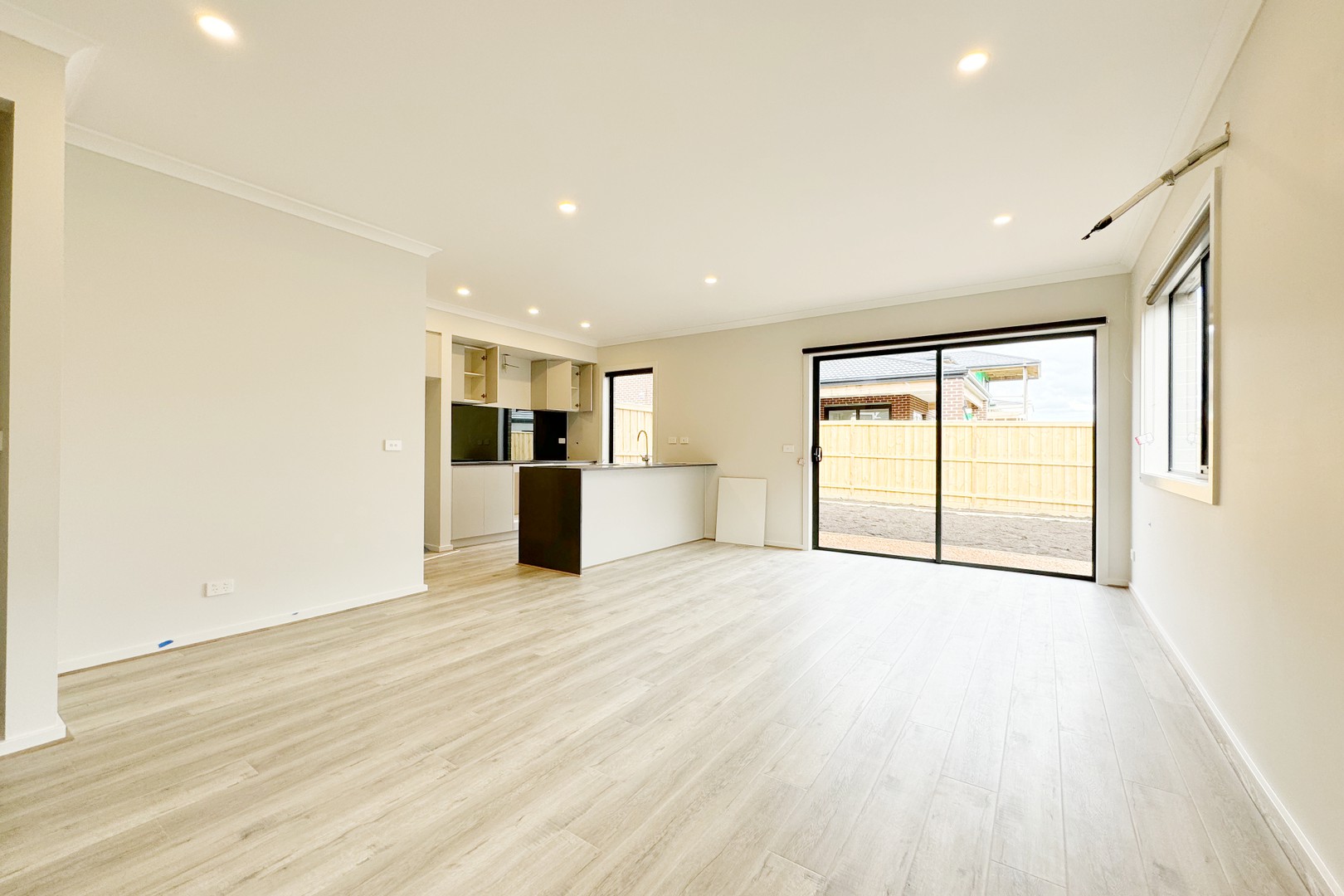 12 Greenfinch Drive, Clyde North, VIC 3978, Clyde North - Thumbnail 3