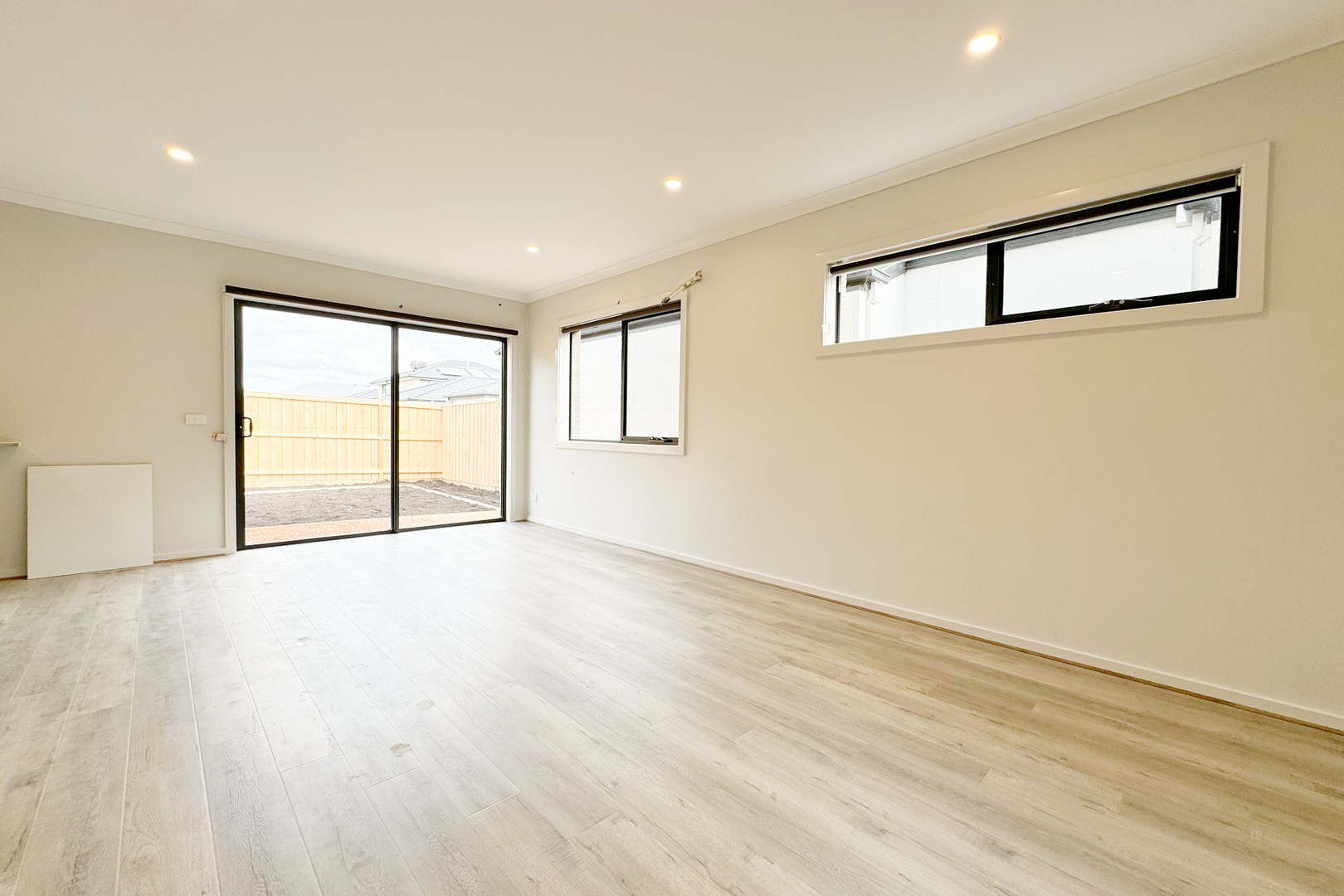 12 Greenfinch Drive, Clyde North, VIC 3978, Clyde North - Thumbnail 4