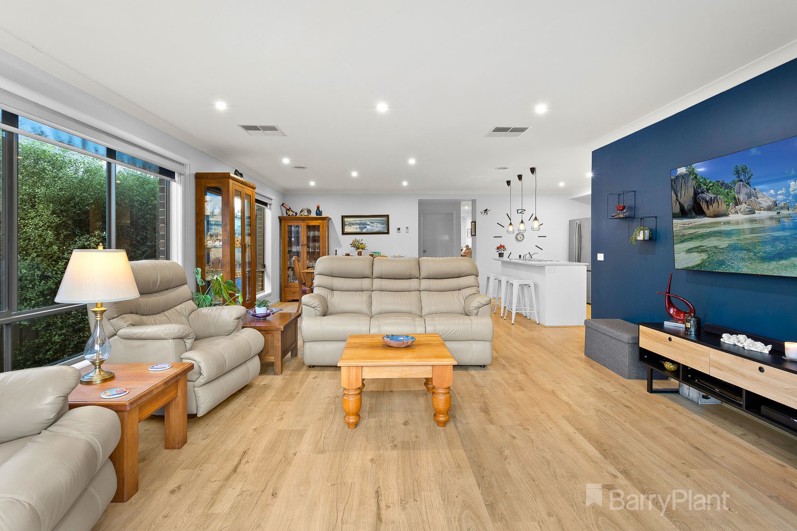 12 Hammond Road, Cranbourne West, VIC 3977, Cranbourne West - Thumbnail 3