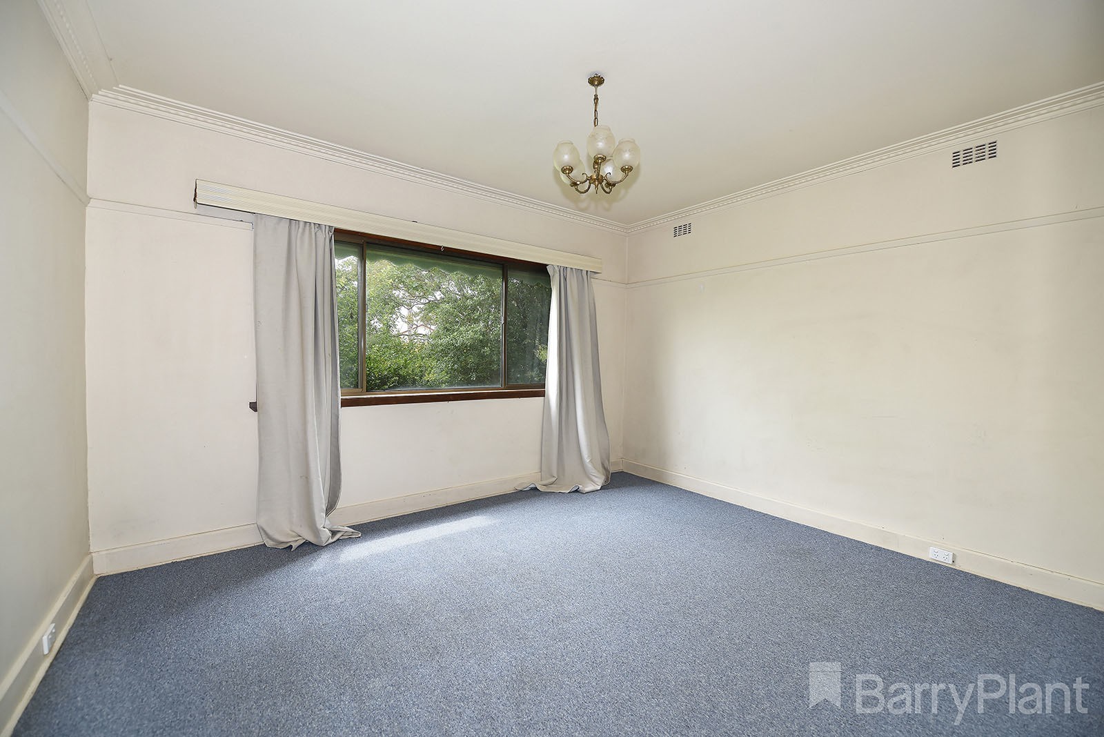 12 Hawking Street, Preston, VIC 3072 - Thumbnail 2 - 15/12/2021