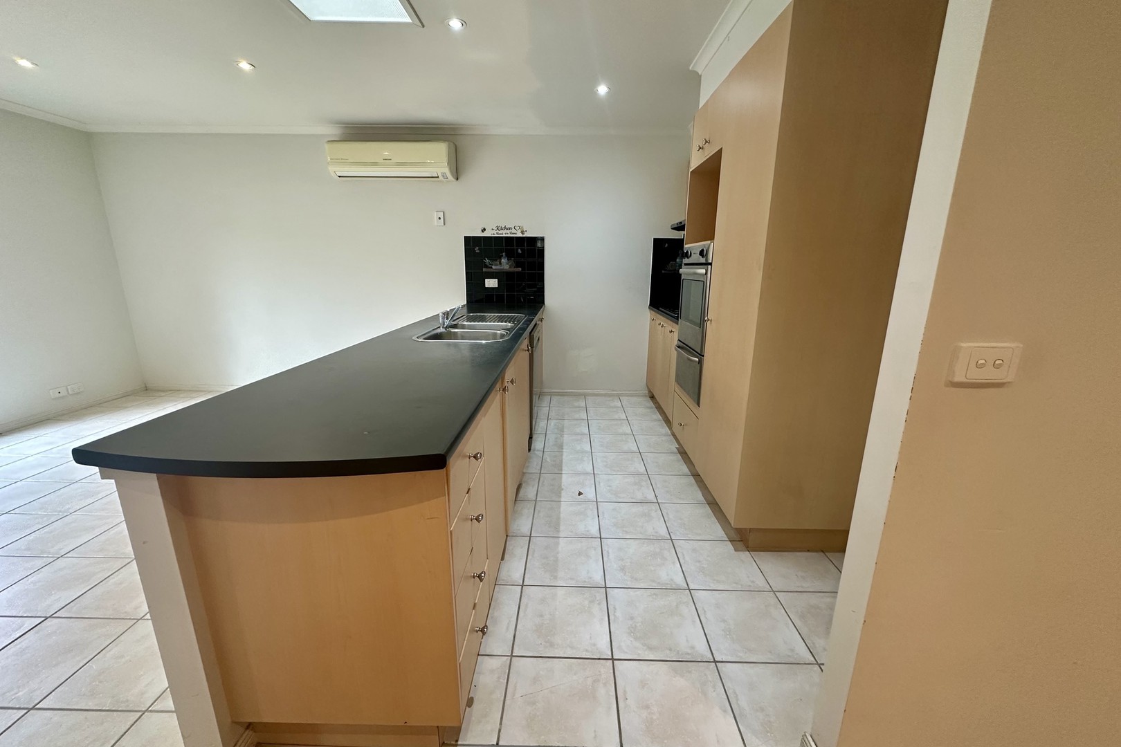 12 Hessing Green, Caroline Springs, VIC 3023, Caroline Springs - Thumbnail 4
