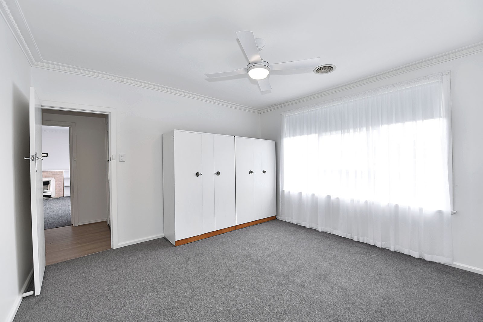 12 Highlawn Avenue, Airport West, VIC 3042, Airport West - Thumbnail 3